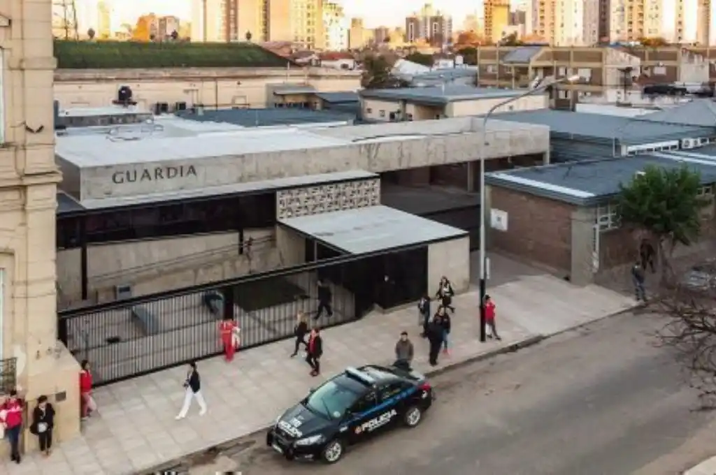 Una pelea dentro del Cullen terminó con un apuñalado