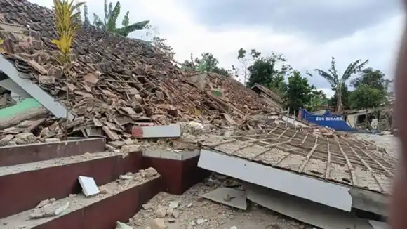 ¡TRAGEDIA EN INDONESIA! Se eleva a 162 el número de muertos a causa del terremoto de este 21Nov