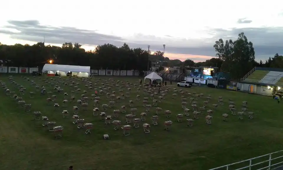 Sube la espuma con música alemana y cumbia