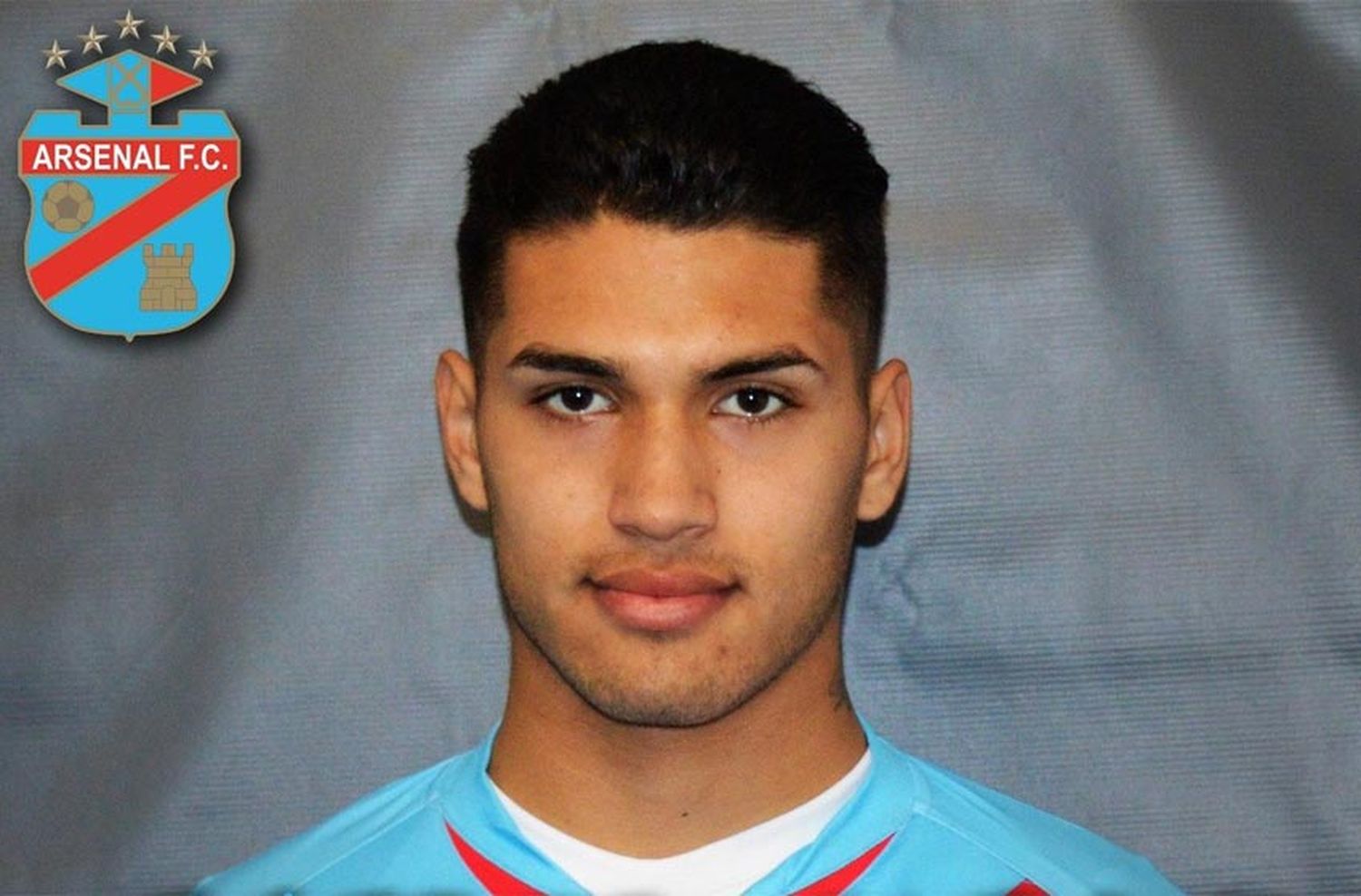 Balearon a un futbolista de Arsenal