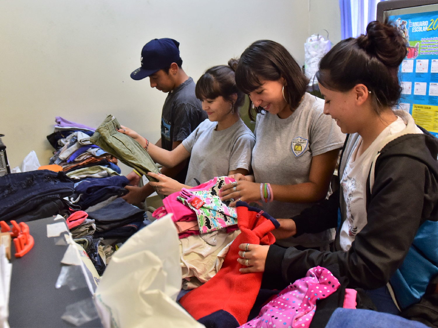 En el Ipet 264 armaron un  ropero solidario para afrontar  las necesidades de los estudiantes 