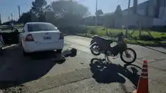 Un hombre de 72 años, que manejaba una moto, terminó hospitalizado tras un accidente de tránsito