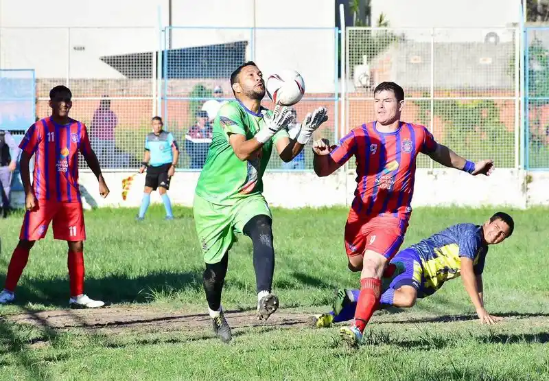 Villa y Defe son finalistas
del Anual Clasificatorio