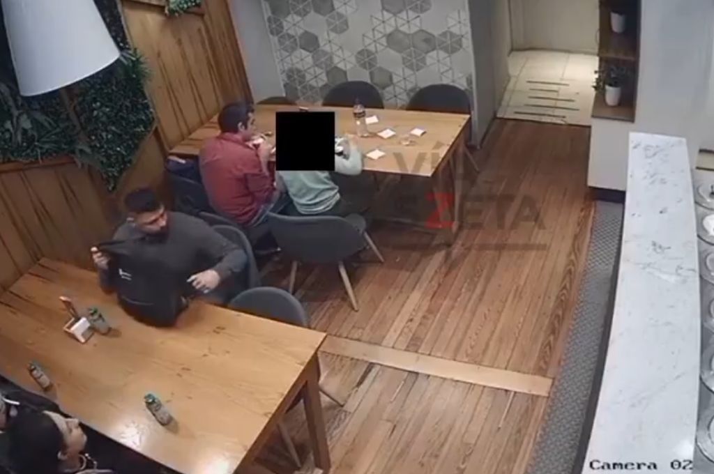 Robo en una cafetería