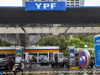 YPF permitirá el pago con criptomonedas en sus estaciones: cómo funciona el sistema