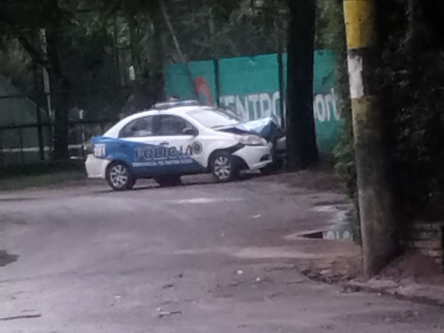 Un patrullero de la Policía de Entre Ríos sufrió un choque en el Parque Unzué