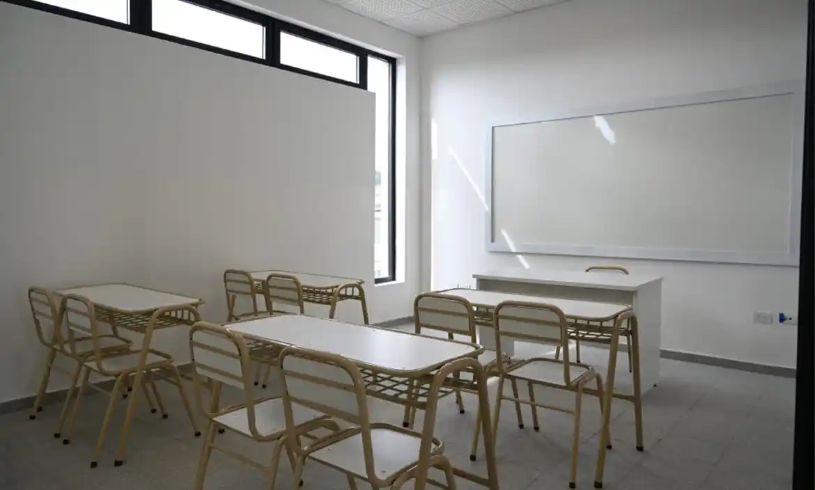 Los docentes de la FEB comenzaron el primer paro del sector contra la administración de Kicillof