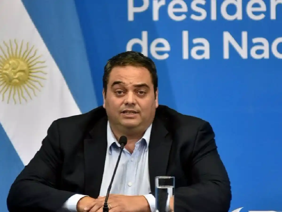 Triaca dijo que la marcha de la CGT tiene "tufillo político"