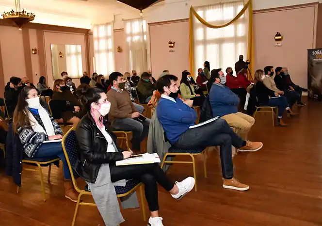El sector turístico paralizado reclama soluciones a corto plazo