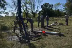 Repararon una de las bombas en Paso de Alonso