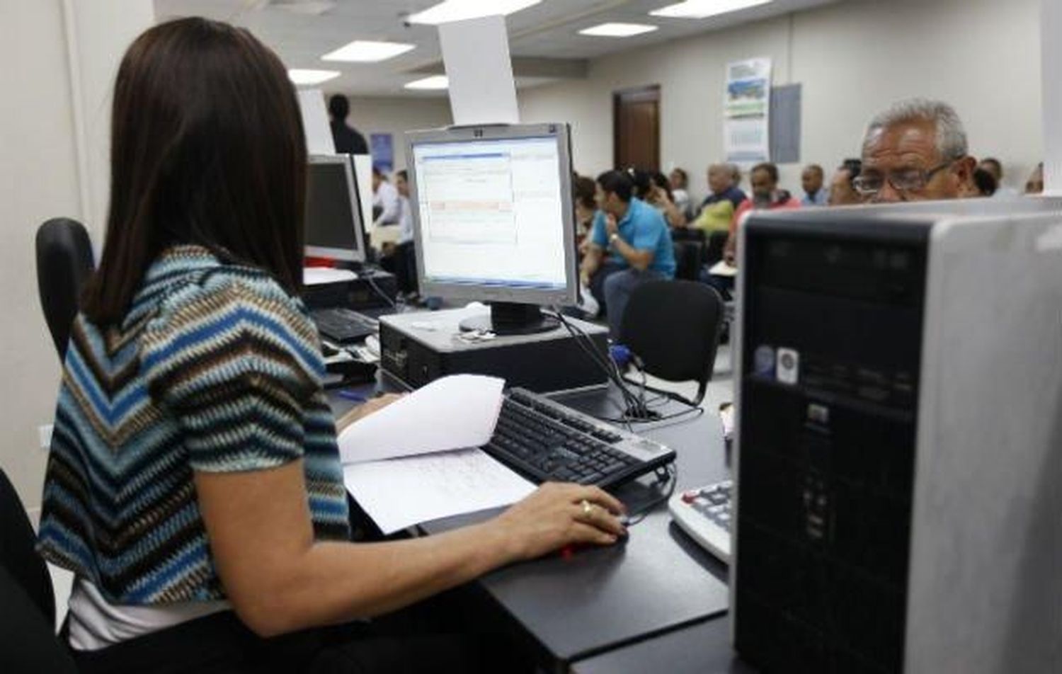 Por el día del empleado estatal, este lunes no habrá actividad en la administración pública