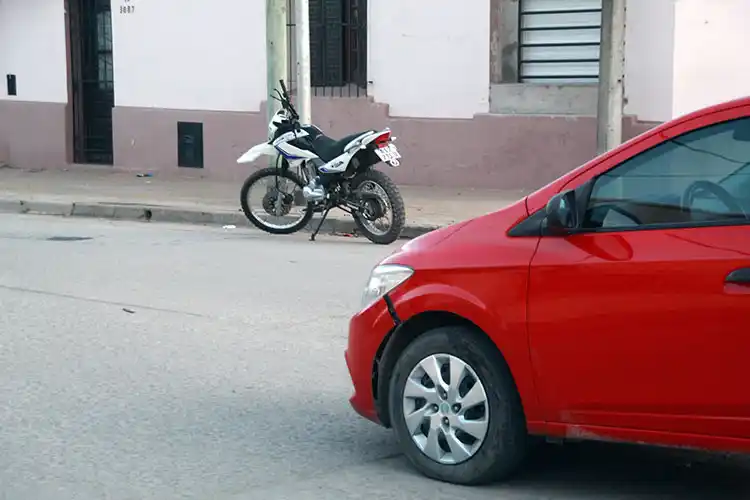 Madre e hijo heridos en un accidente