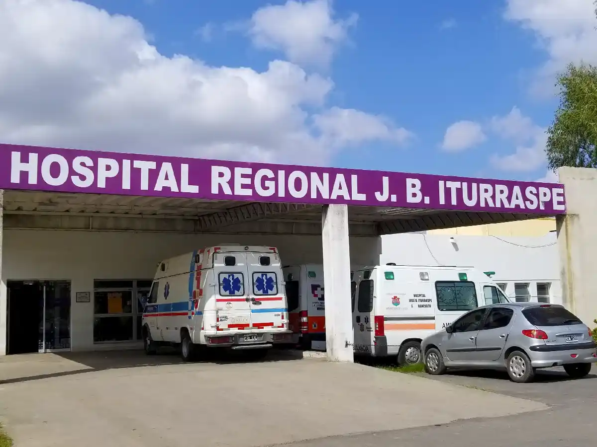 Adolescente herido grave al caer de su motocicleta