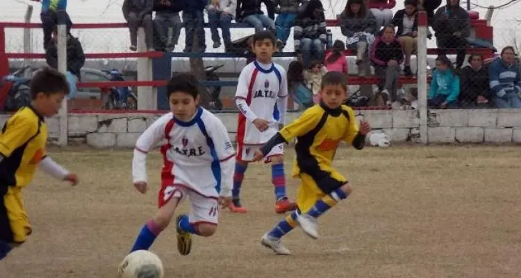 Hockey y fútbol infantil suspendidos
