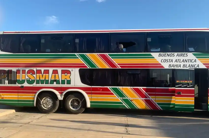 Atacaron a piedrazos el micro de Aldosivi y lastimaron a un futbolista tras la derrota con Godoy Cruz