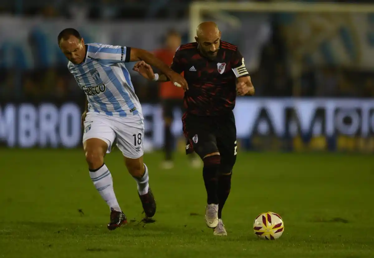 River pegó justo y aguantó para llevarse un triunfo clave