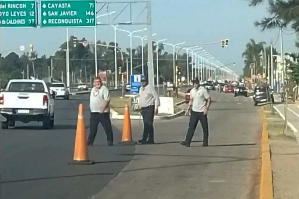 Ruta 1: dos detenidos por agredir a un inspector de tránsito en un control