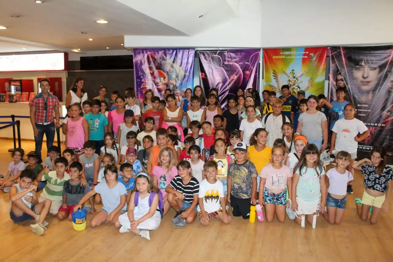 Las Escuelas Abiertas tuvieron su cierre en el Cine Tortoni