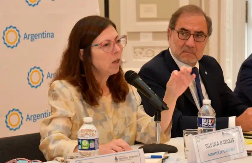 Ante Wall Street, Batakis confirmó que tiene el «apoyo de los tres pilares» del oficialismo