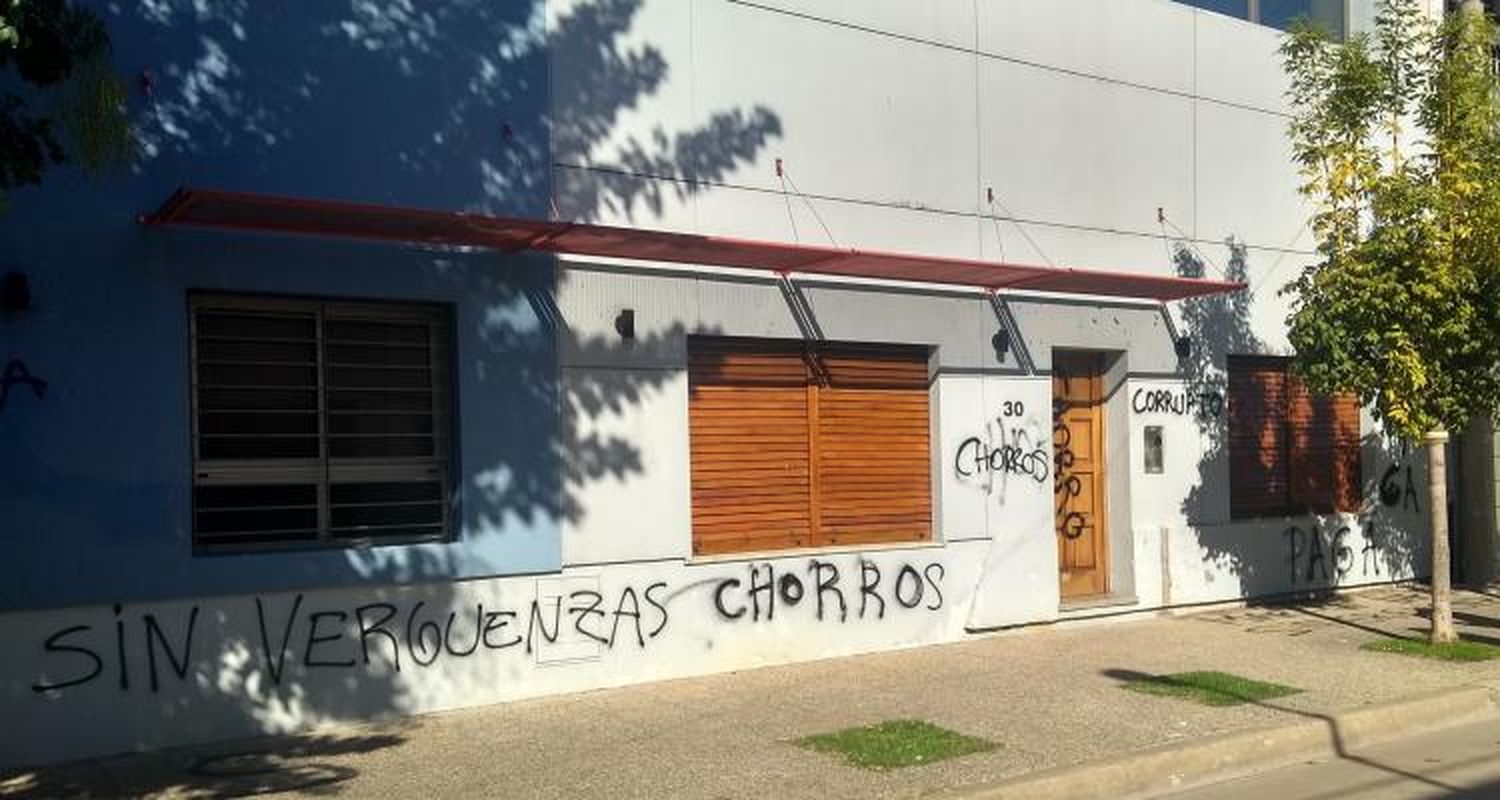Portuarios protestaron con escraches en oficinas y domicilios particulares de empresarios