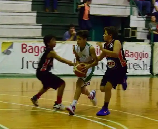 Racing puso primera en la definición en el Asociativo U13