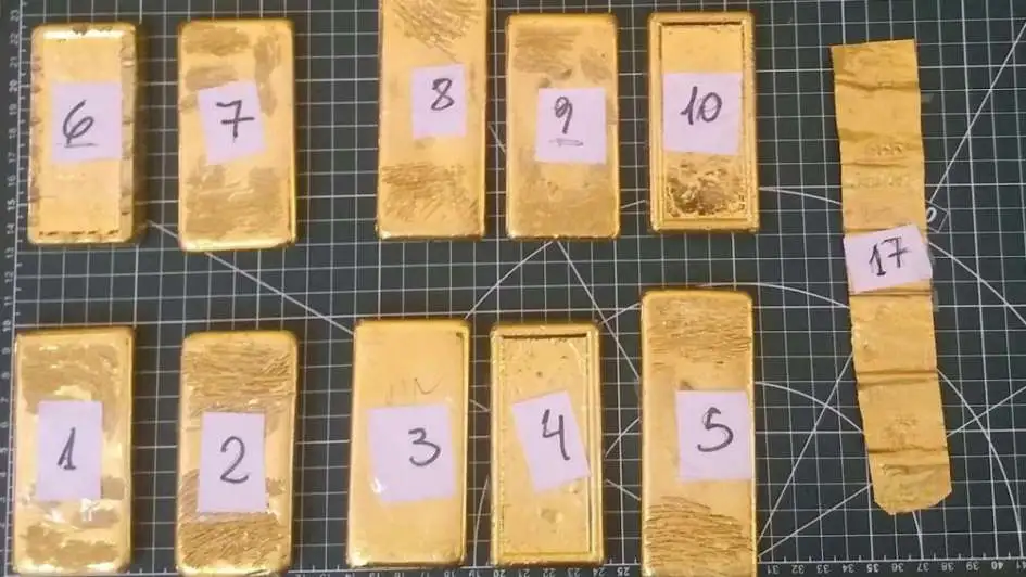 Santiago del Estero: secuestran 17 lingotes de oro en un micro