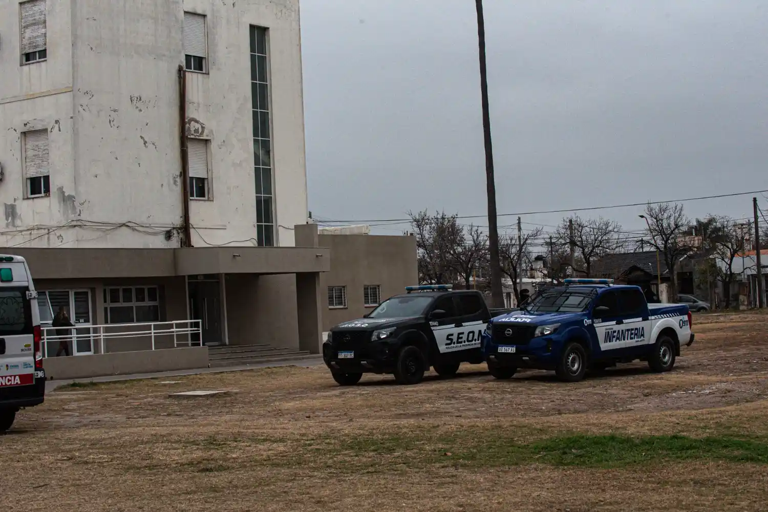 La Policía montó un operativo de seguridad para custodiar el Hospital Iturraspe.