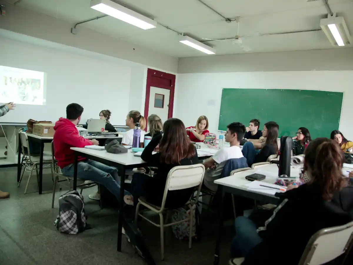 Cuestionan informe nacional que señala bajo rendimiento de la mitad de los universitarios