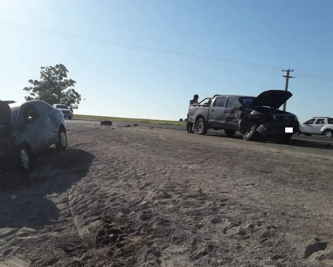 Provocó un siniestro vial al subir a la ruta sin notar que se acercaba un automóvil