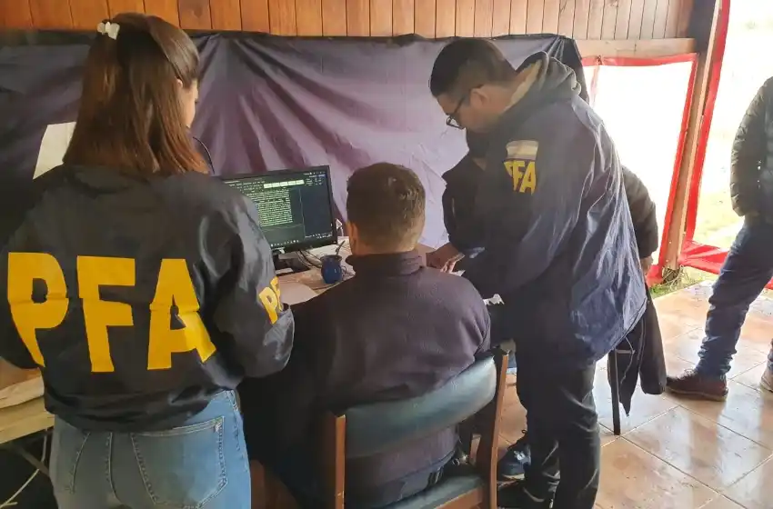 Operativo de la Policía Federal por viralización de imágenes pornográficas de menores