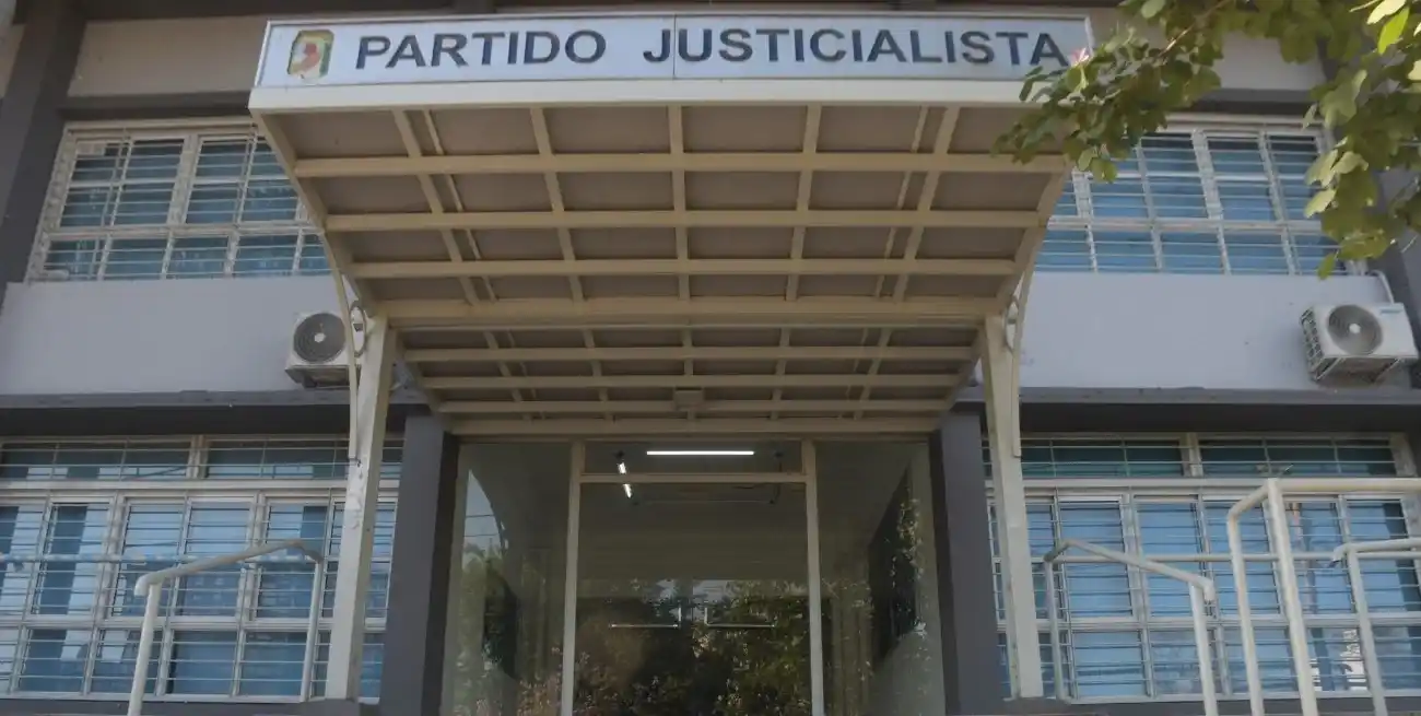 El peronismo abre el juego y comienza a recibir a diferentes actores sociales para escuchar demandas e inquietudes. Crédito: Luis Cetraro