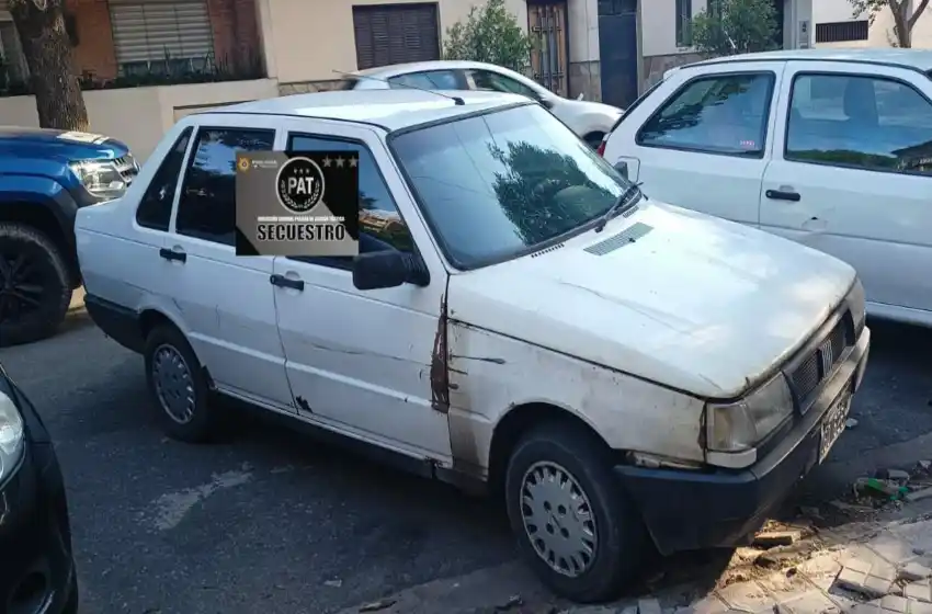 Se hizo pasar por remisero pero le encontraron drogas y 400 mil pesos tras una persecución