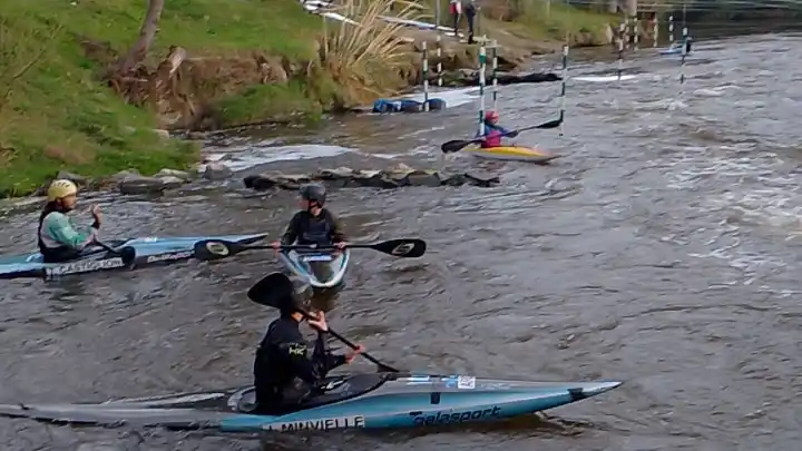 Campeonato Provincial de canoa slalom en Las Cascadas