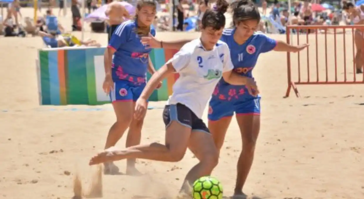 Verano sin acoso ni violencia: encuentro deportivo mixto en Rosario