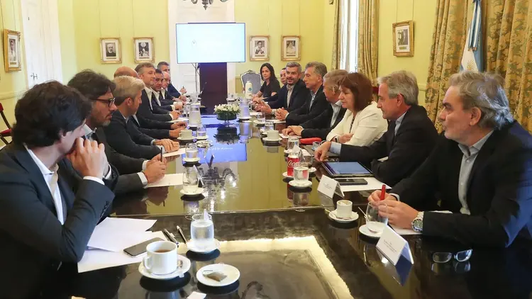 El Gobierno aseguró que «por ahora no hay transición» con Alberto Fernández
