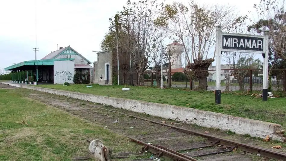 La iniciativa surgió a partir de la preocupación de vecinos por el estado de abandono que presenta actualmente la estación ferroviaria.