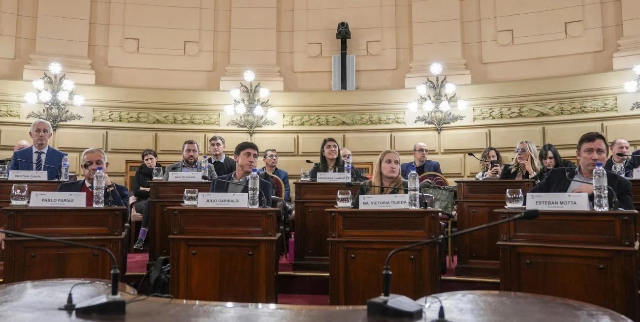 La Comisión de Poder Legislativo y Ejecutivo definió la cláusula transitoria para los mandatos actuales.