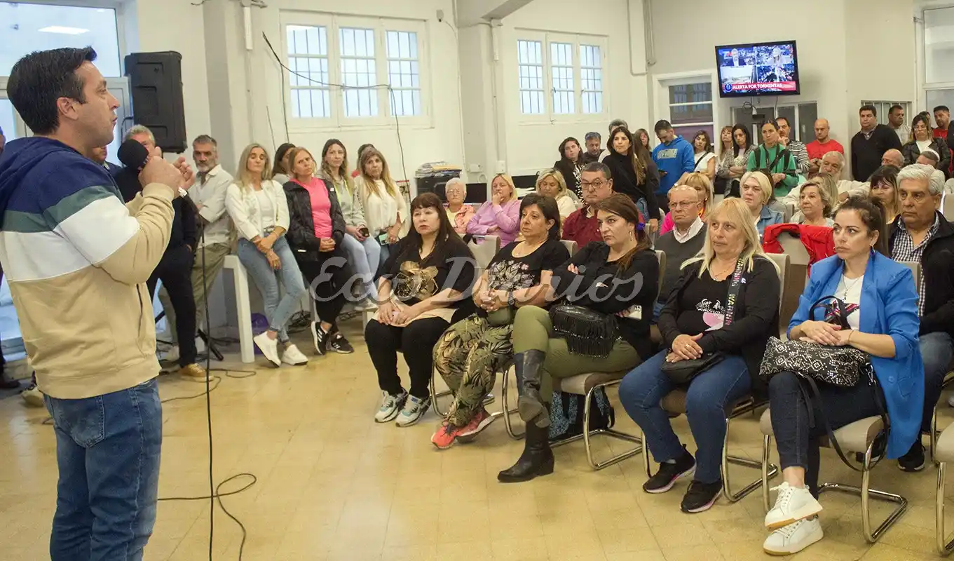 Palabras. Brindó anoche en el local de Nueva Necochea el intendente Arturo Rojas