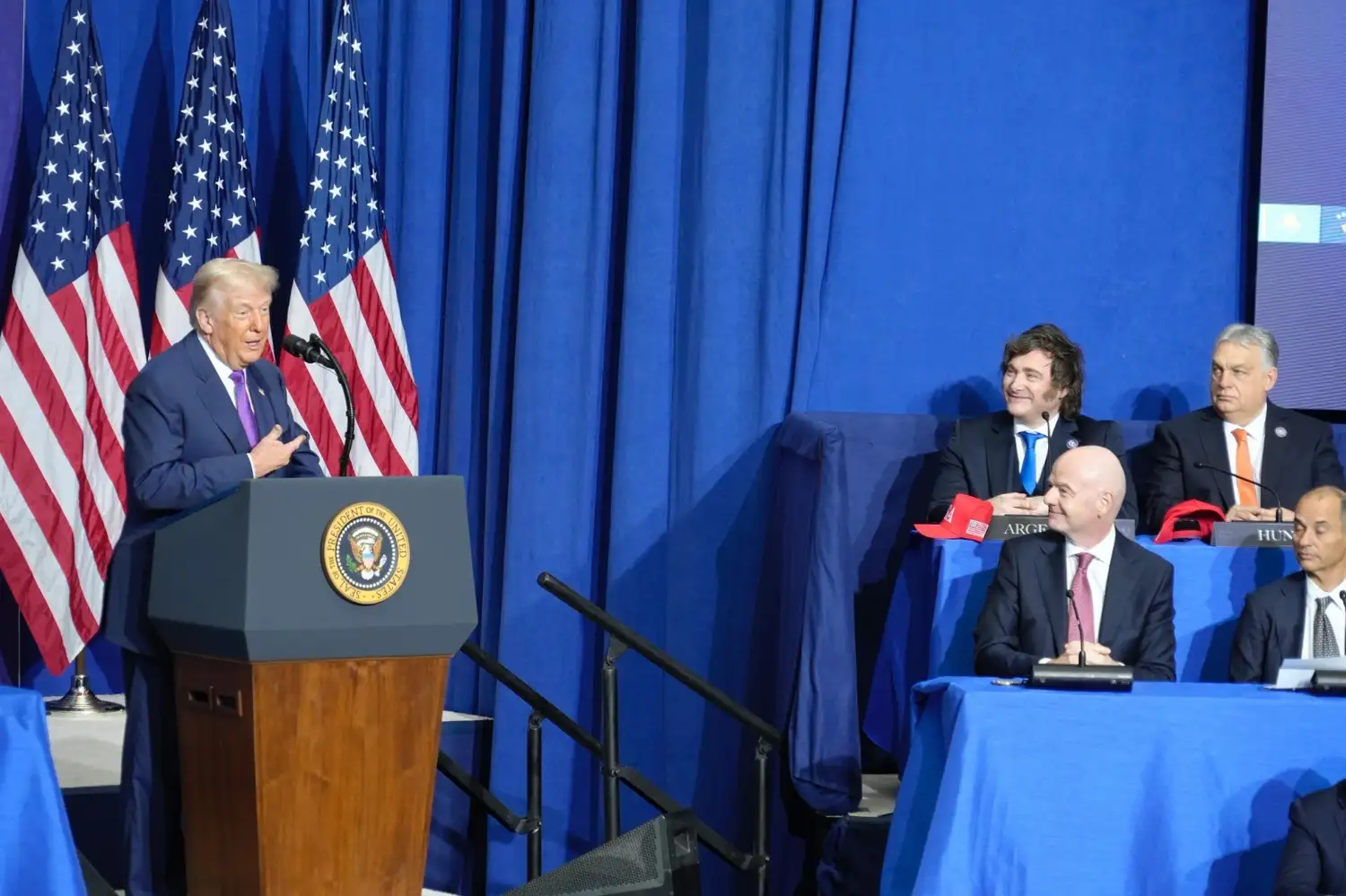 Milei ratificó hoy en Washington DC el compromiso de la Argentina con el Consejo de Paz promovido por Donald Trump.