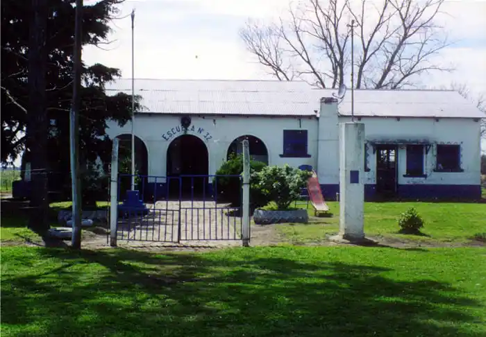 Insólito: En San Pedro buscaban caseros para una escuela y contrataron gente con antecedentes por usurpar terrenos