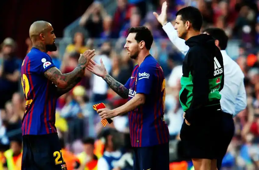 Messi entró y Barcelona rescató un punto