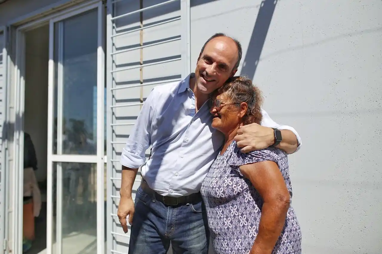 Barrio Jesuitas: el Intendente visitó a las familias reubicadas