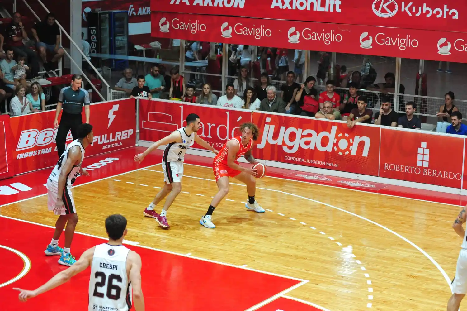 Los "Halcones Rojos" superaron a Colón en el debut.