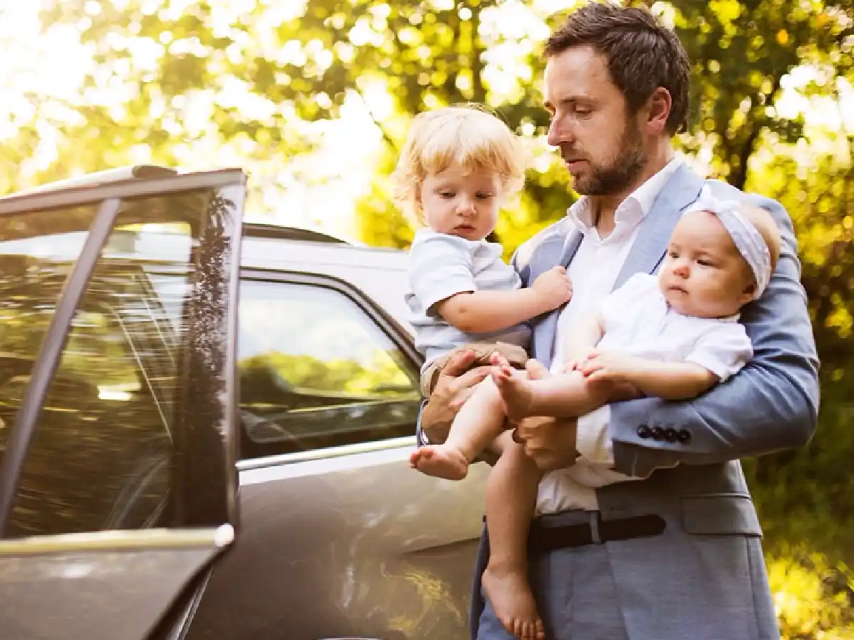 Padres separados: ¿Cómo deben trasladar a sus hijos de un domicilio a otro?