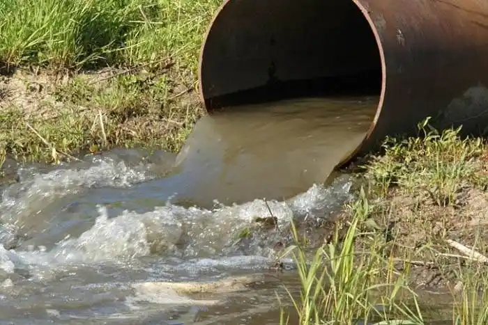 Vecinos del Bº Ricardo Rösch conviven con aguas servidas 