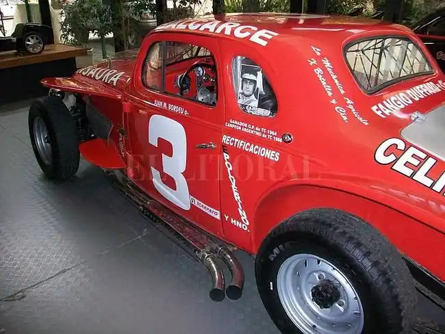 "Maneco" y la coloradita