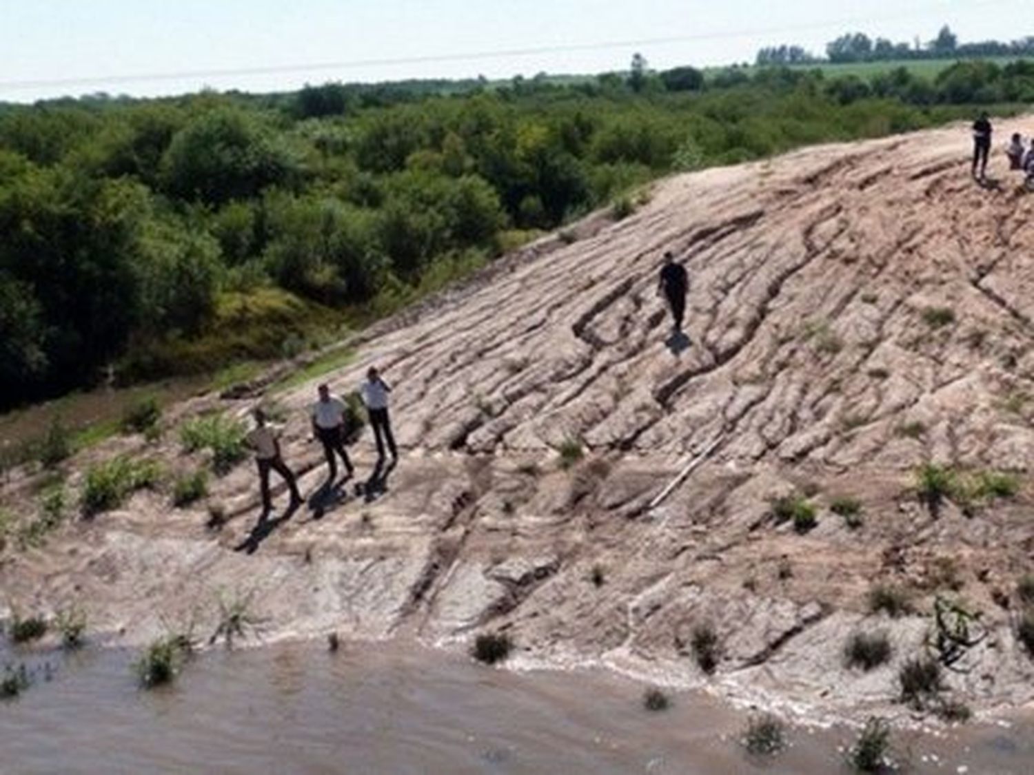 Fue de pesca con amigos y murió ahogado tras sufrir un calambre