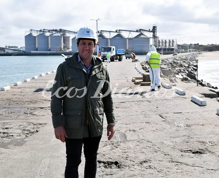Comenzó la pavimentación de la escollera de Quequén