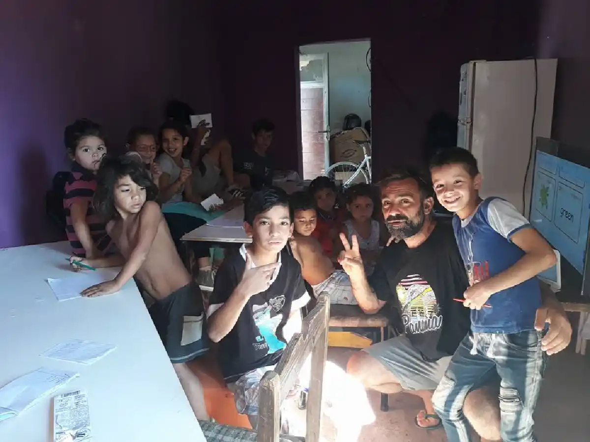 En el merendero de La Milka, la copa de leche viene con una clase de inglés 