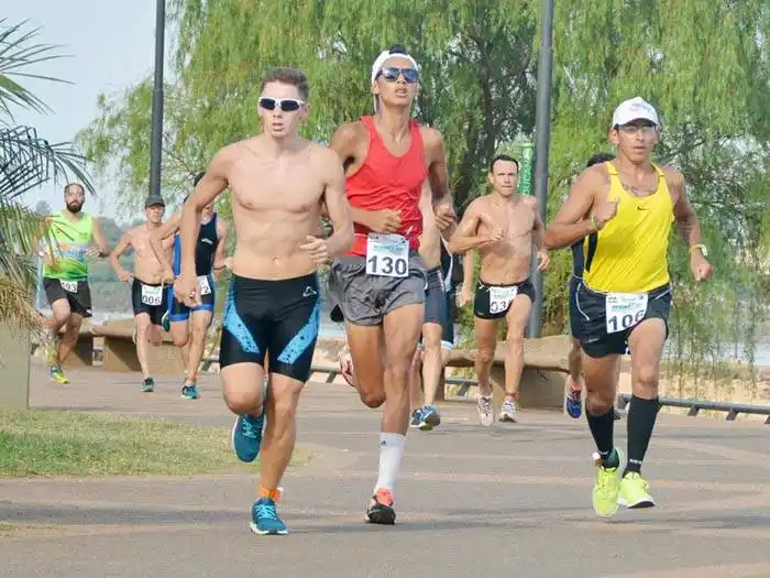 Este domingo se corre la primera fecha del Acuatlón en la Costanera